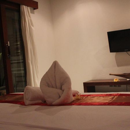 Letos Kubu Homestay Кута Номер фото